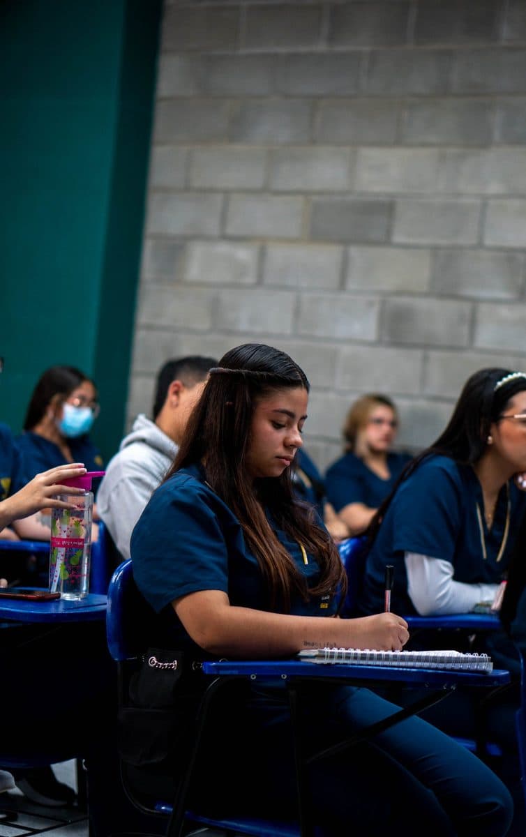 Estudiante de Enfermería INDECAP