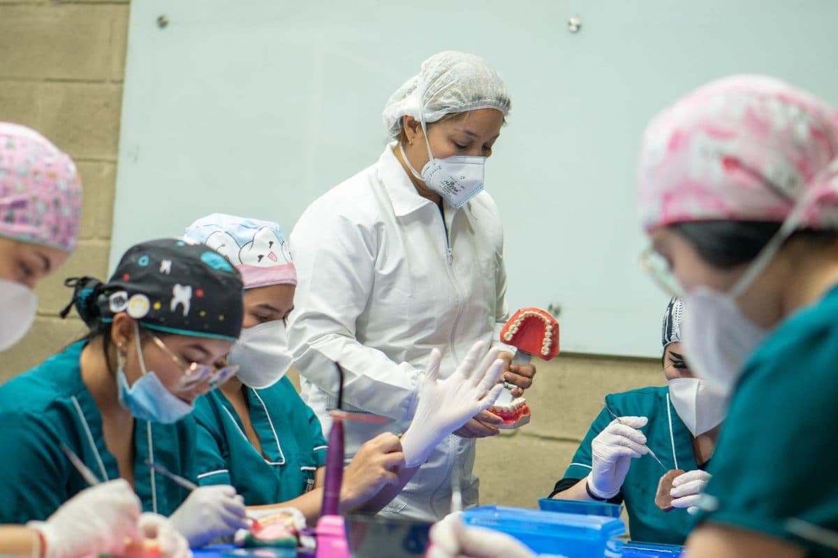 Auxiliar en Salud Oral