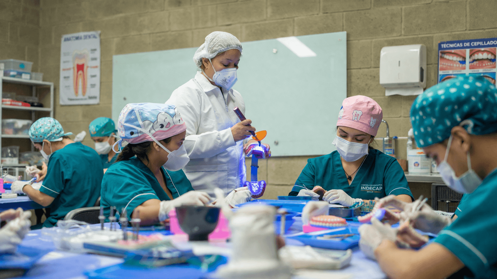 Estudiante de Salud Oral INDECAP